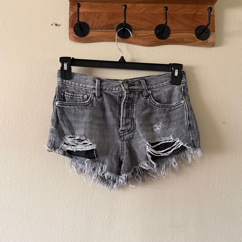 Free People Grey Distressed Denim 100% Cotton Cut Off Shorts Raw Hem Size 24